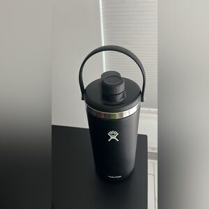 Large hydro flask